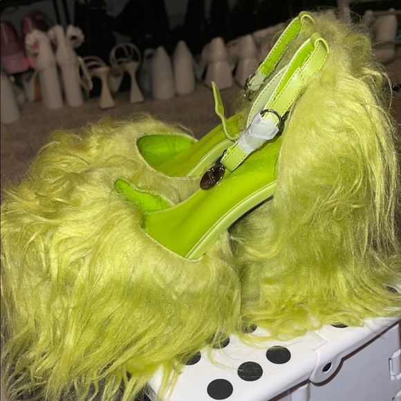 Brand new current mood Lime Green Faux Fur Platform Heels - Picture 3 of 6